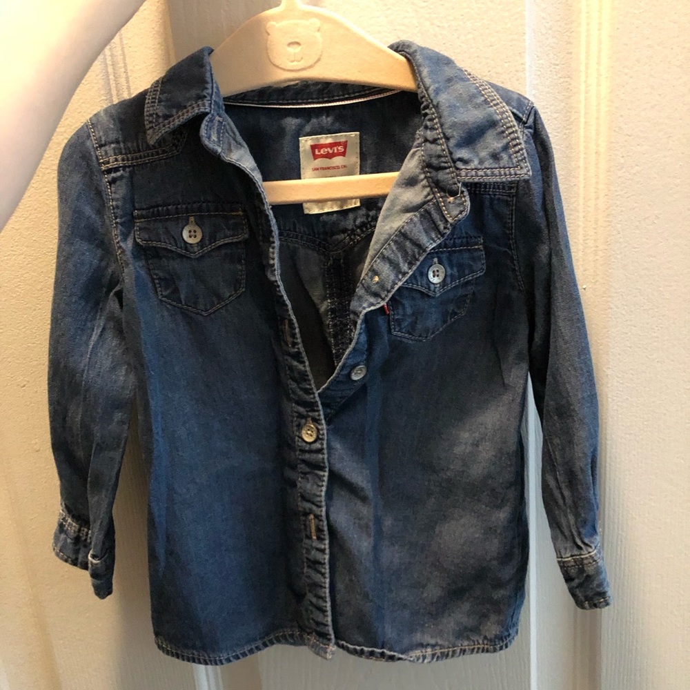 Infant Levi button up shirt. Size 6-9 months